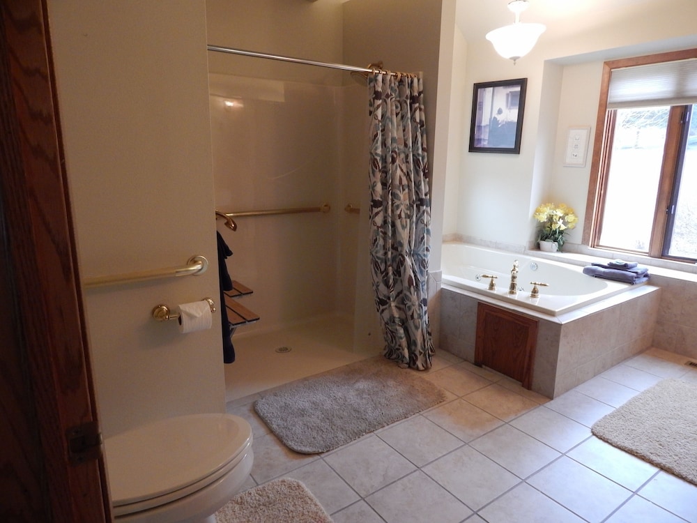 Galena Vacations - House on Northview - Property Image 10