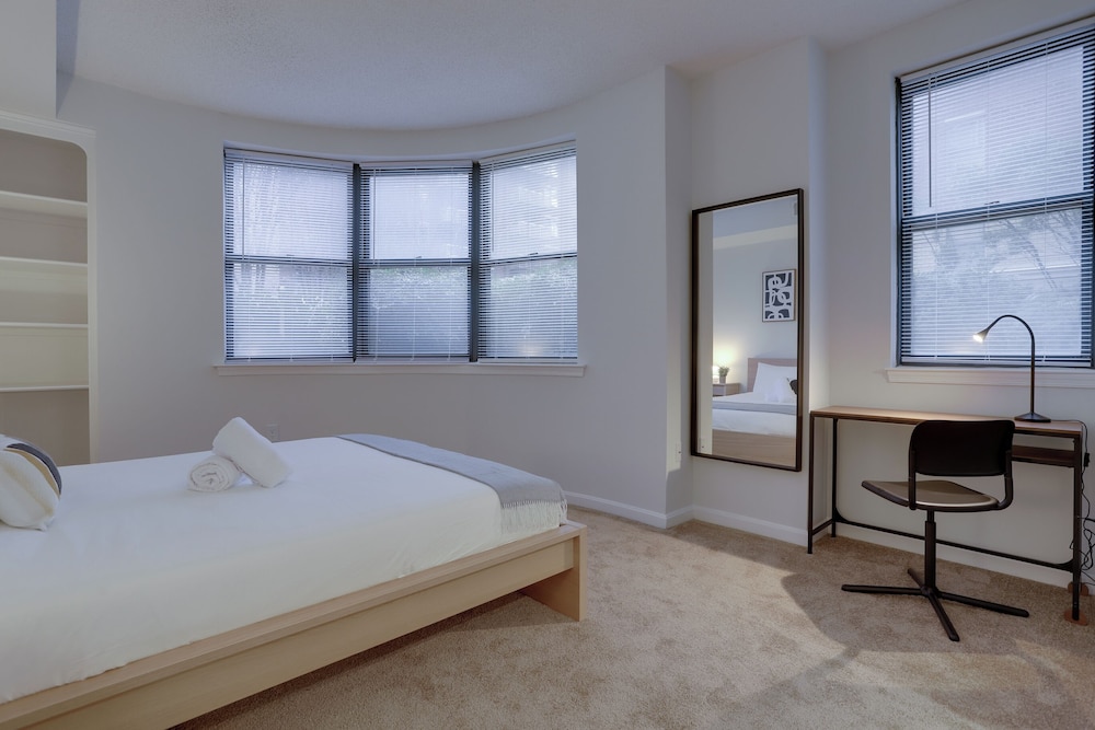 Amazing Apt in Ballston With Gym