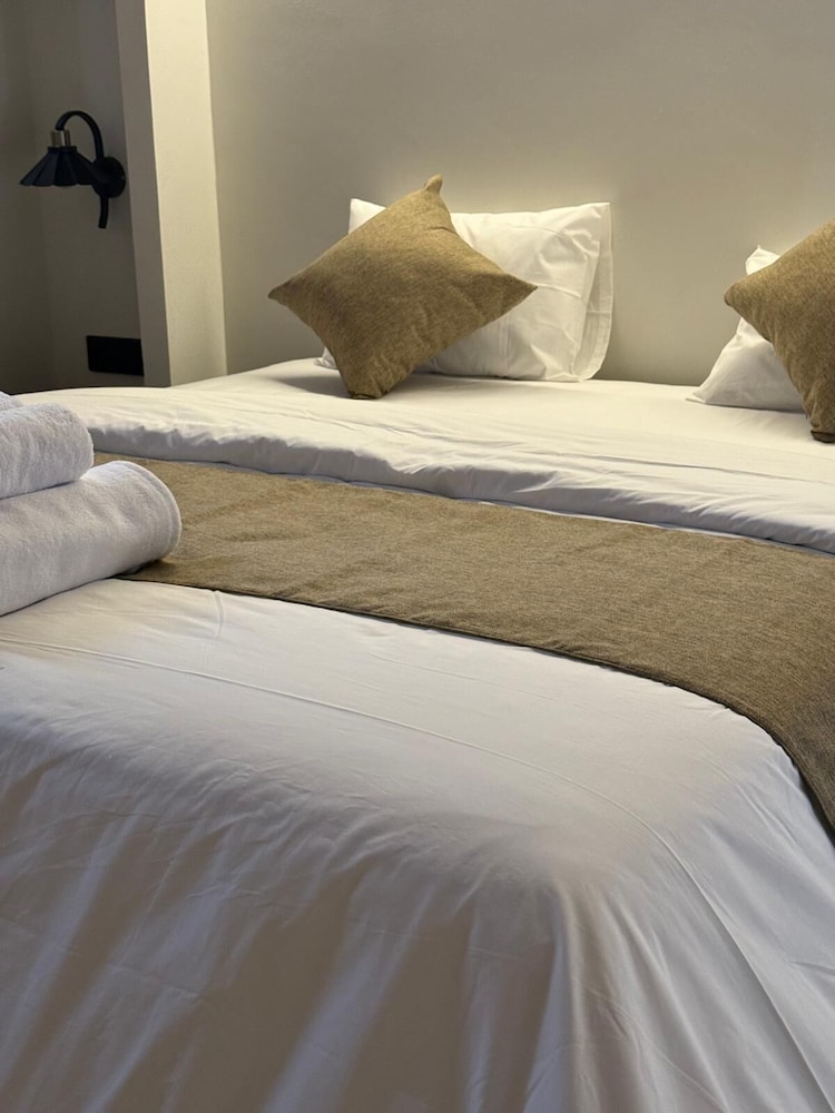Malasama suites hotel
