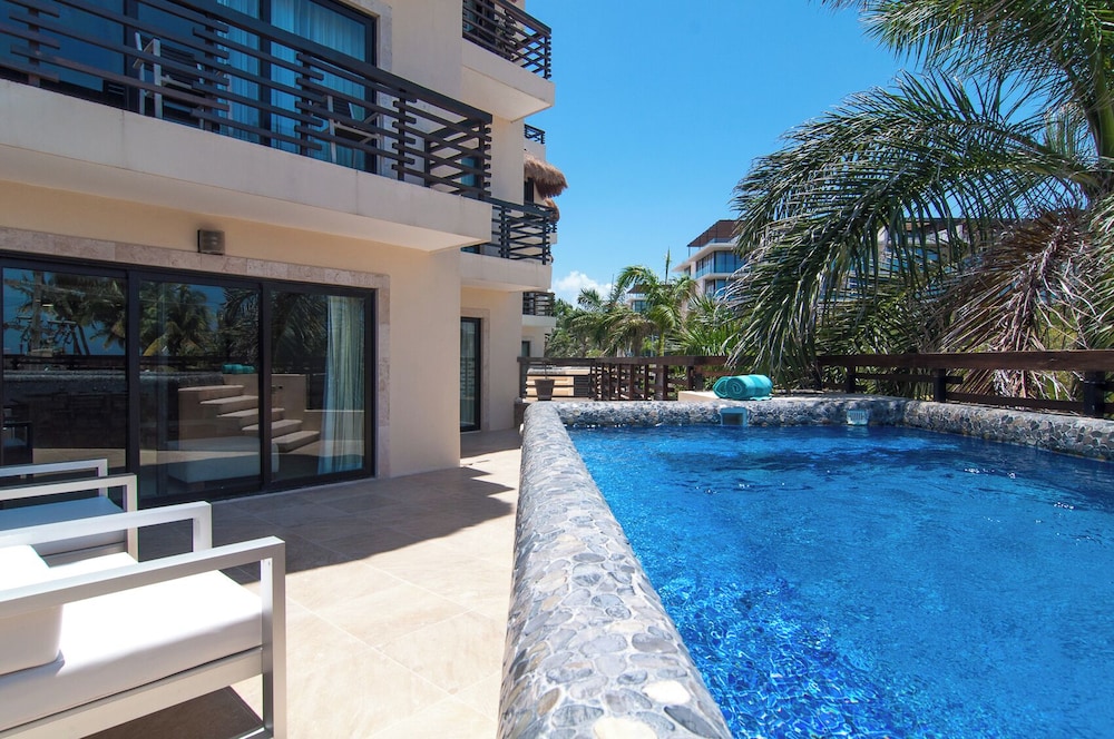 Aldea Thai Tropical Oasis near the Beach