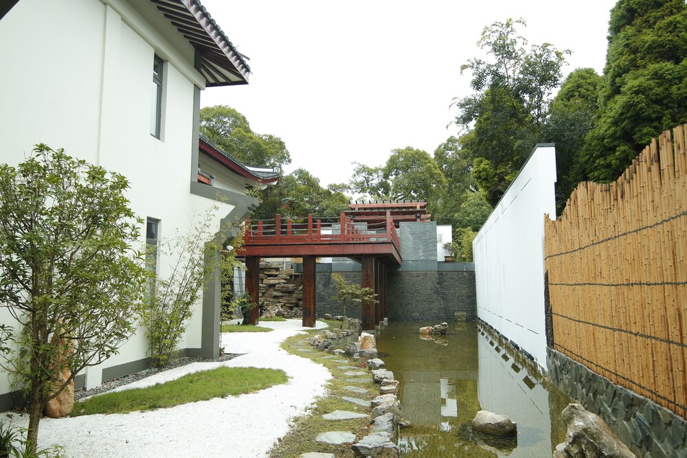 Putuoshan Ruyige Junlan Guest House