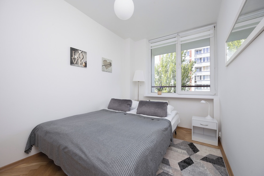 Apartment Warsaw Królewska by Renters view 3