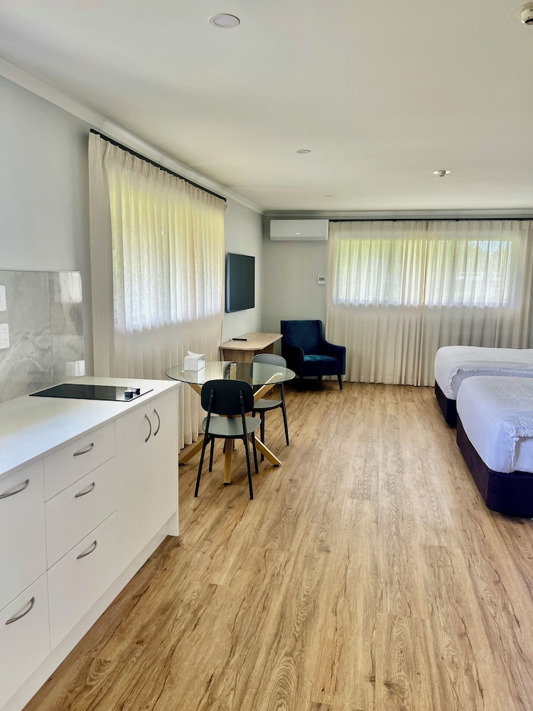 Albany Oak Motel