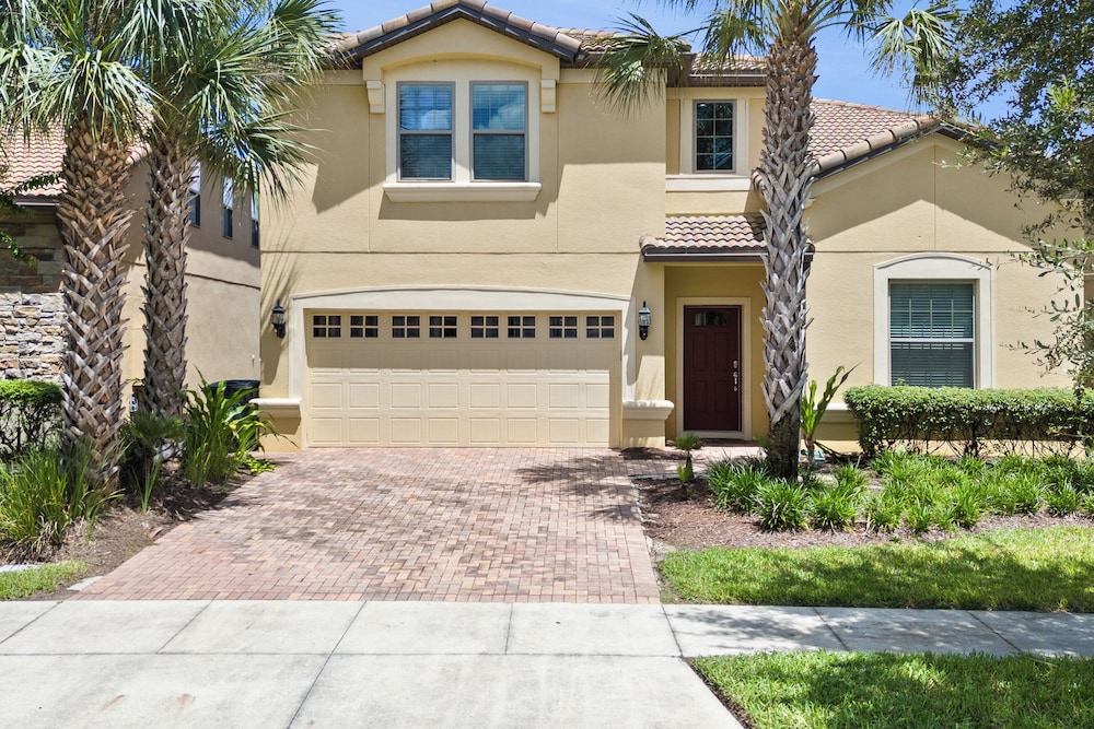 Game Room & Resort Perks: Family Kissimmee Home!