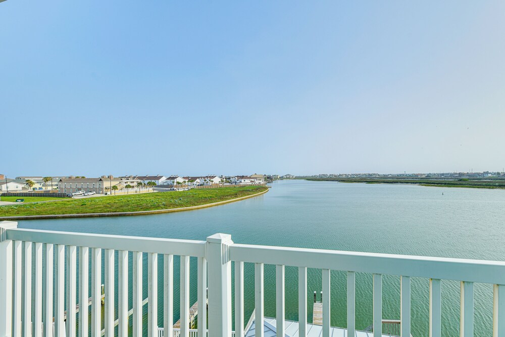 Walk to Beaches: Padre Island Escape w/ Dock
