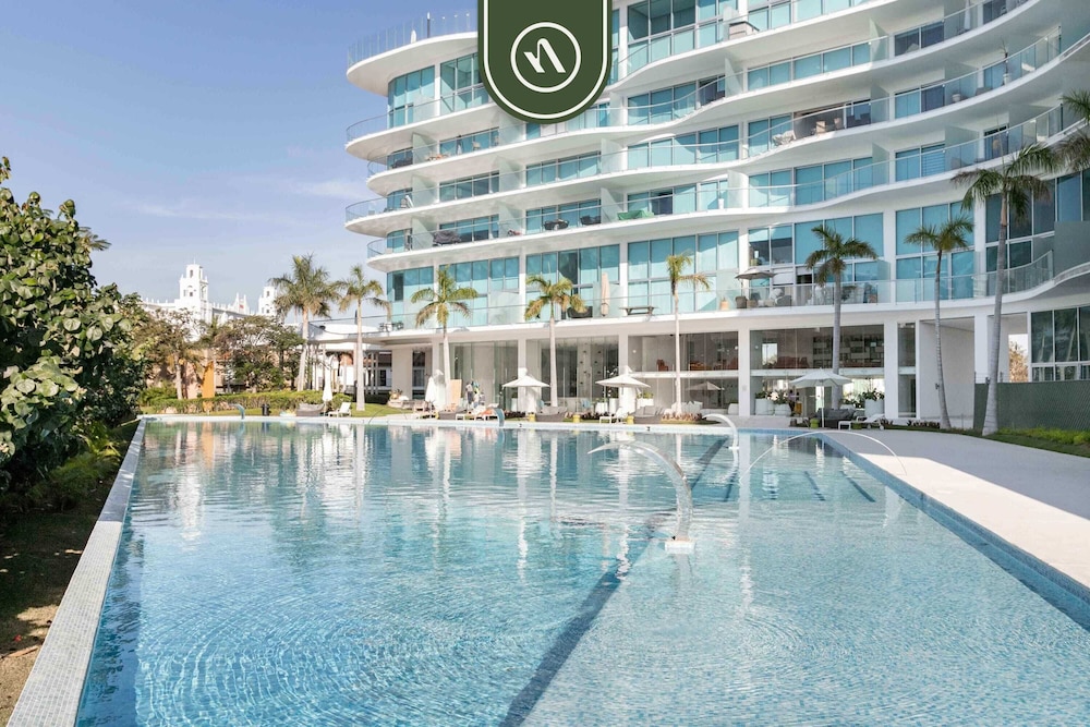 New 2BR APT - Beach Access - Pool - GYM - Jacuzzi