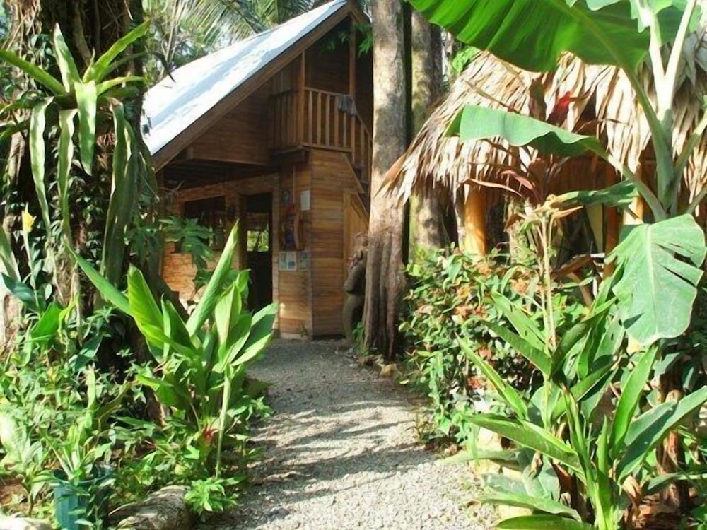 Exotica Lodge