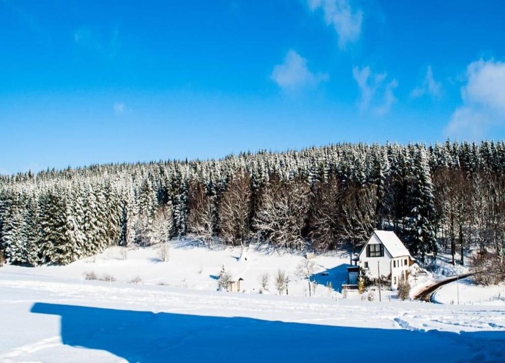 Mill Pond Luxury Escape