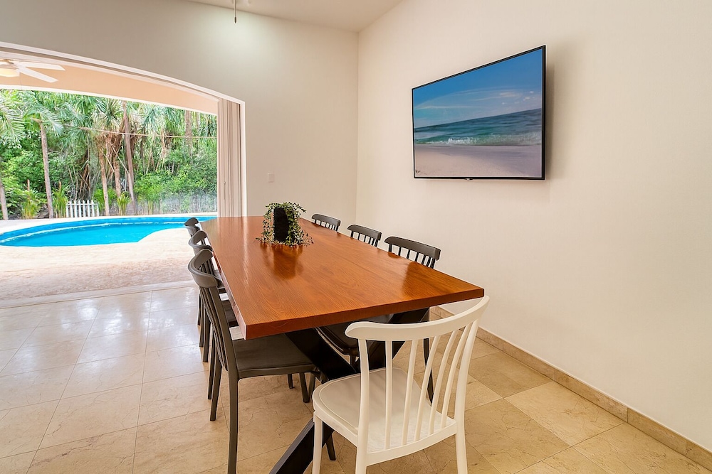 Family Villa Private Pool 3 Min Walk To The Beach