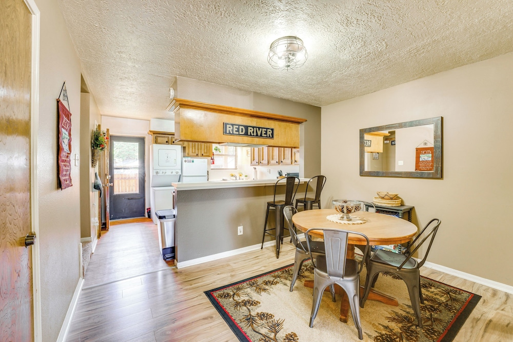 Hike, Bike & Ski: Red River Condo w/ Spa Access