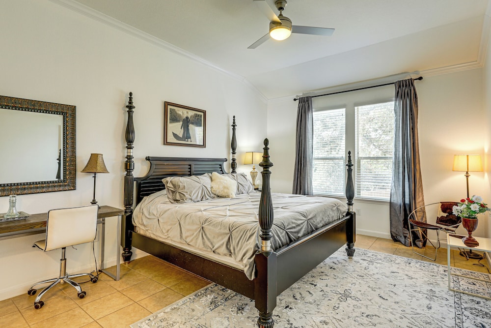 5 Mi to Lake Travis: Pet-friendly Home w/ Yard!
