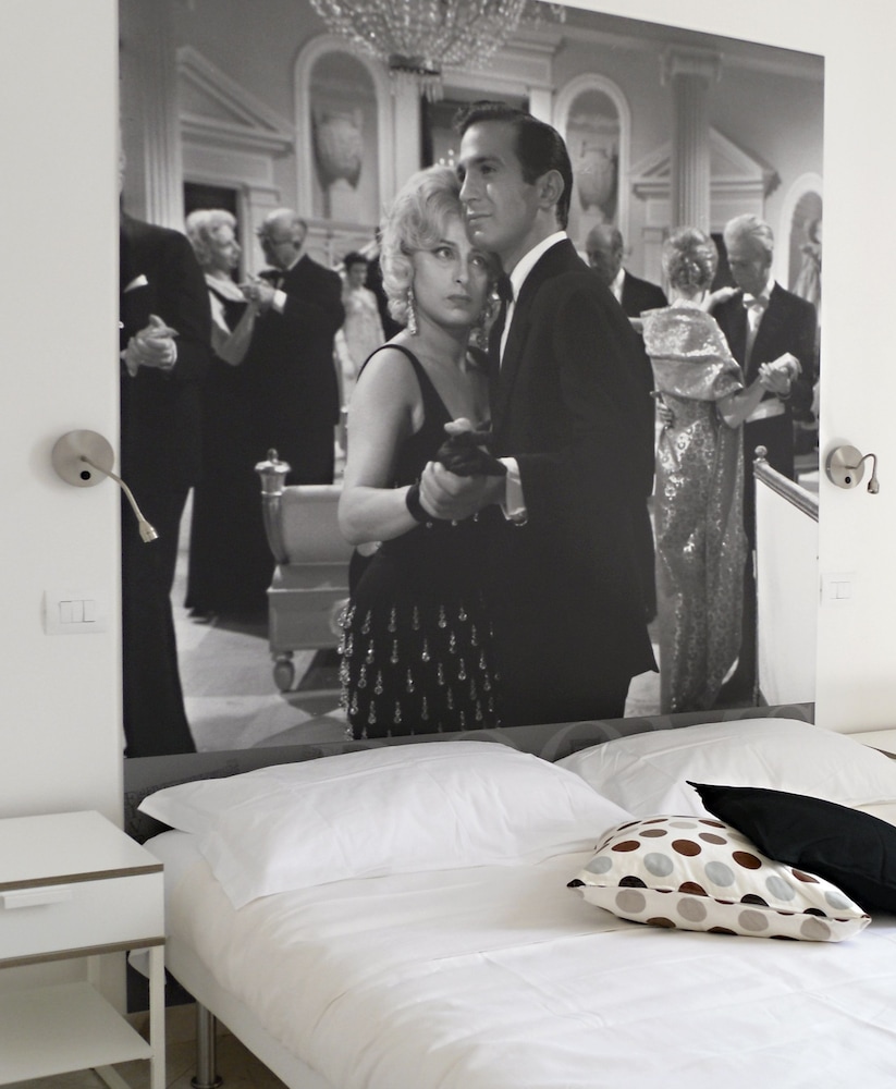 5 Rooms photo 3