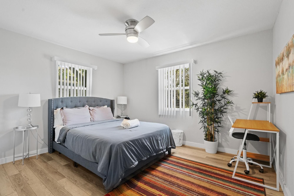 Modern 2BR Near UT Hyde Park Evonify - Property Image 17