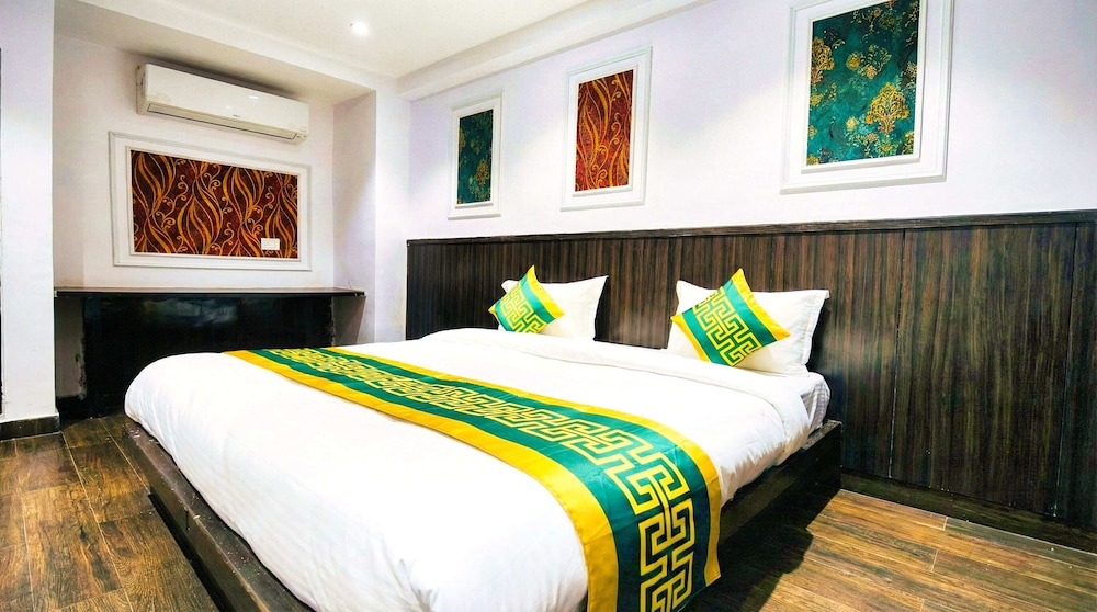 The HomeAste Residence Rajouri Garden
