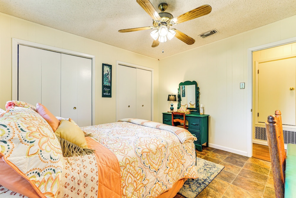 5 Mi to New Braunfels: Family-friendly Retreat