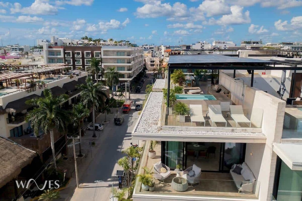 3 Br. Ocean Front PH With Stunning Views