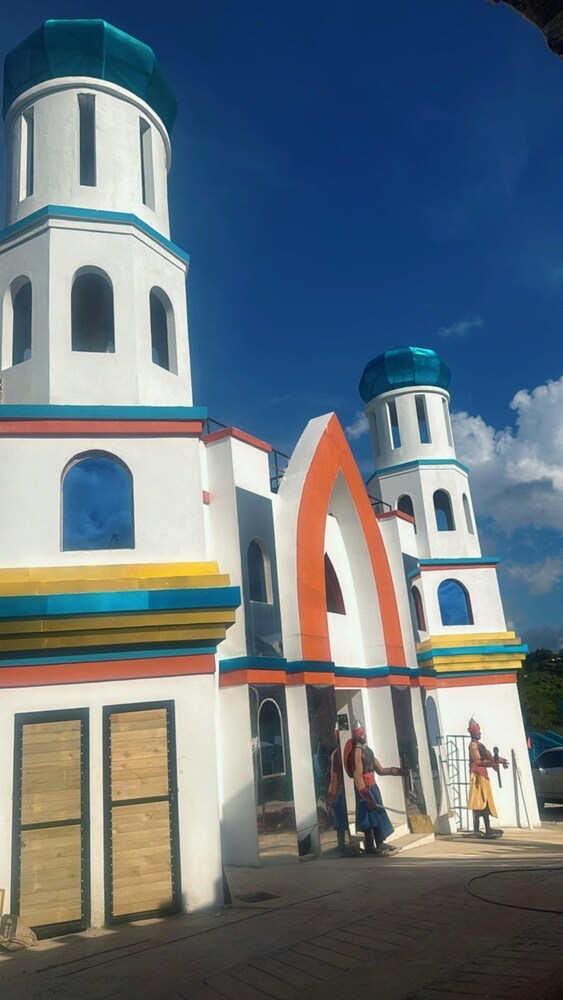 Hotel y Termales Castillo del Lago