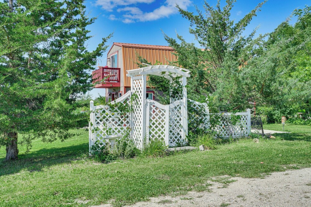Cabin Near Cokato Lake w/ Outdoor Oasis & Views! view 4