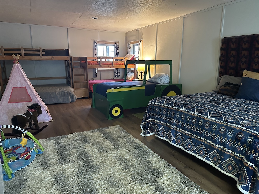 Bloomington Vacations - 3547 Pleasant Run Rd - Property Image 4