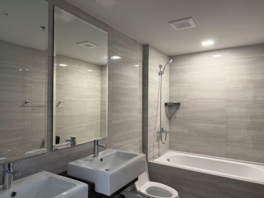 Luxurious European Style Penthouse Modern Apart ment Cross City of Dreams OKADA SOLAIRE MOA Airport