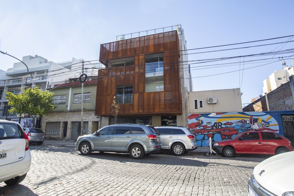 Floralis Suites by Be Local