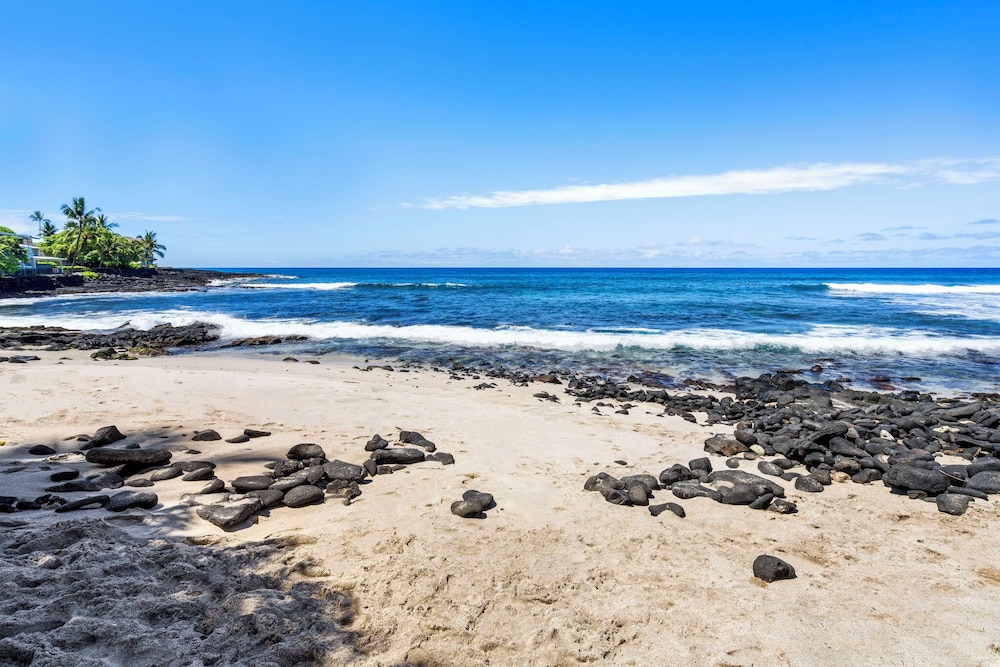 Easy Walk to Town Ocean Front AC & Wifi - Vrkcv