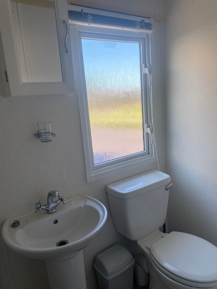 Coastal Chalet in Tudweiliog, Pwllheli