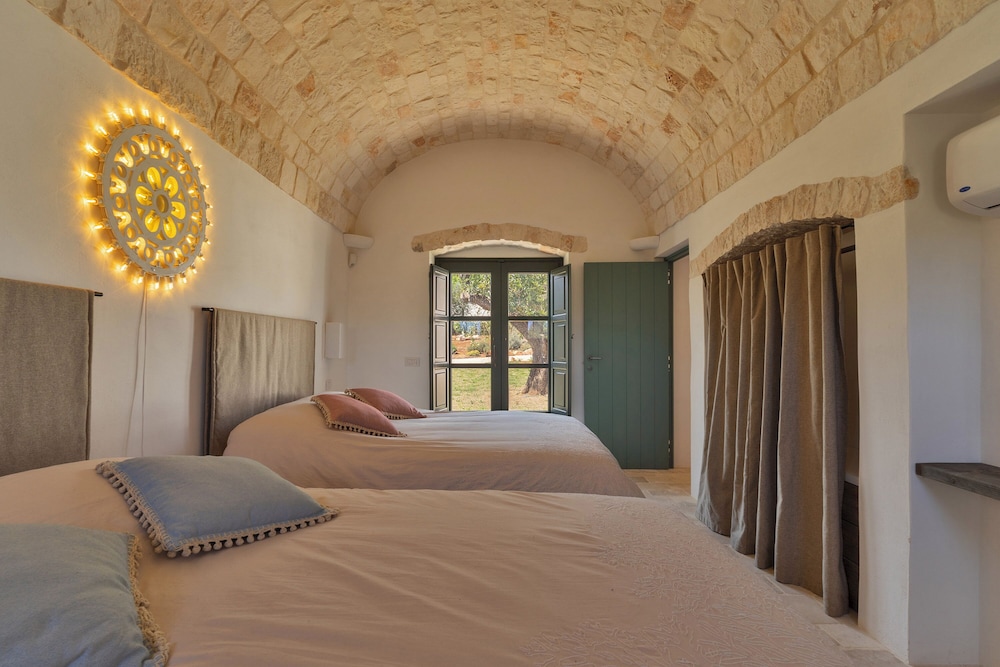 Trullo Pietra Rossa with Pool by Wonderful Italy