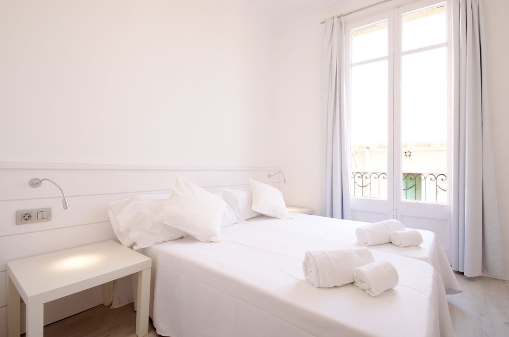 Hostal Express by gaiarooms