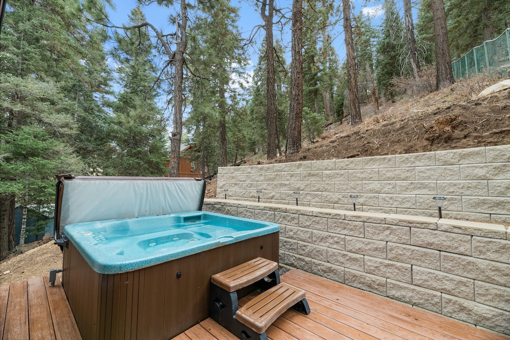 Big Bear Lake Vacations - Bear Mountain Summit - Property Image 10