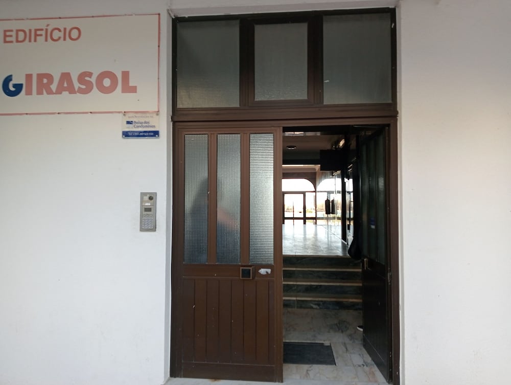 Front Beach Quarteira Ground Floor Girassol Studio