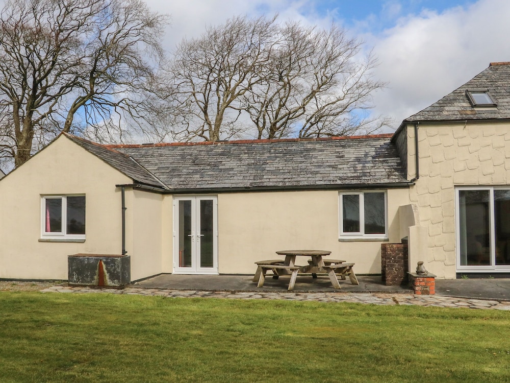 Holsworthy Vacations - The Cottage - Property Image 11
