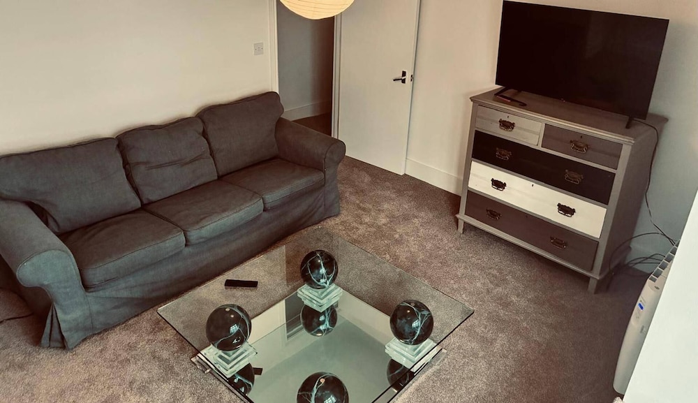 3-bed Seaside Haven - Sleeps 7 & Pet Friendly