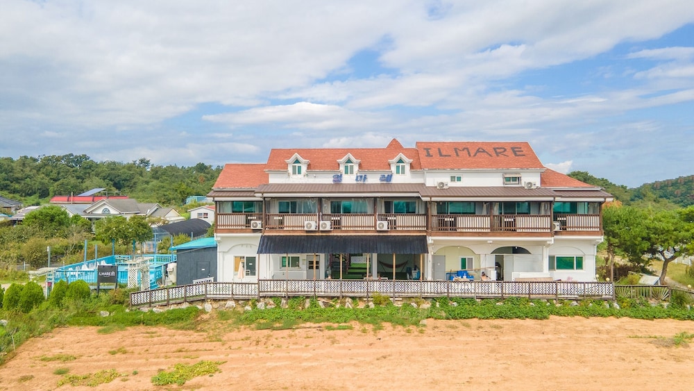 Taean Anmyeondo Hwangdo Ilmare Pension view 5