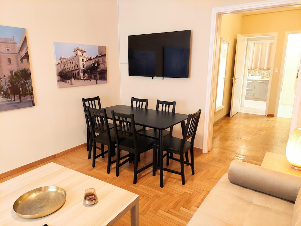 Grand Apartment in Parliament Square
