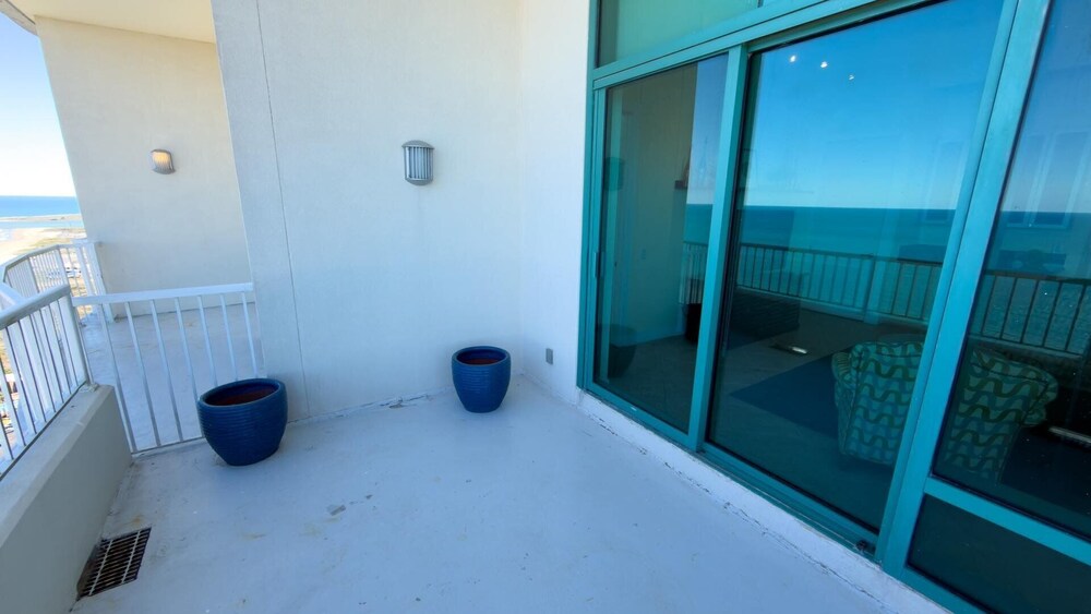 Penthouse Jr Unrivaled Luxury Insane Views 3 Bedroom Apts