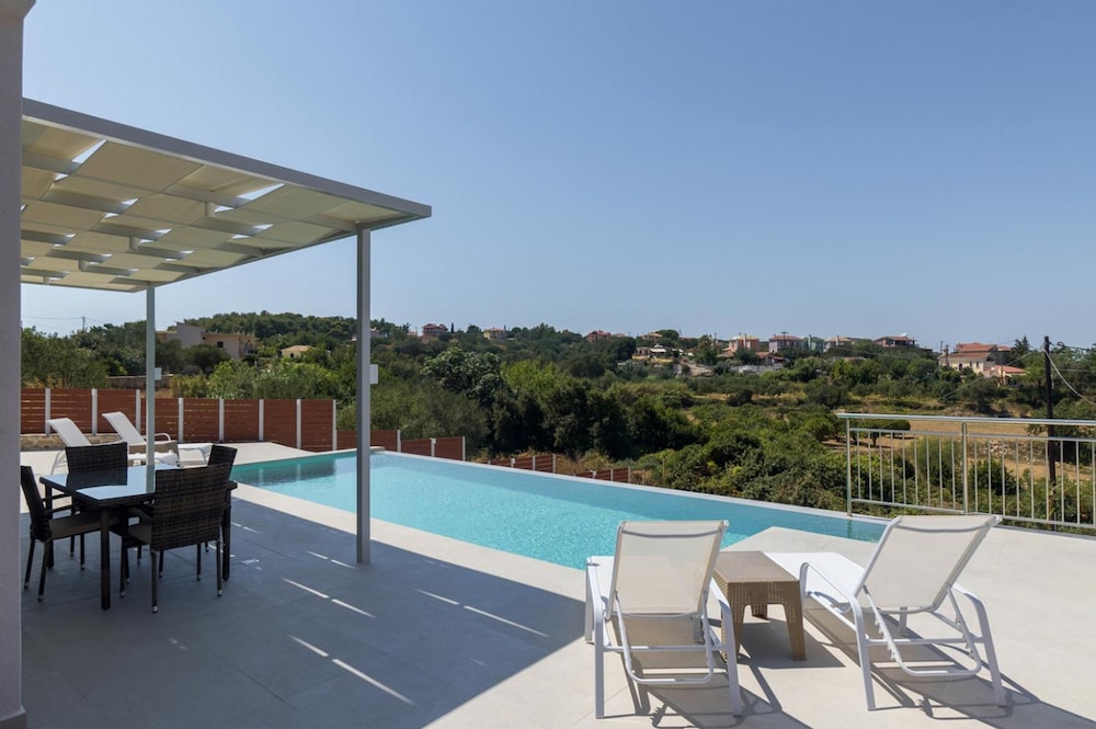 Casa di Pietra With 2 Bedrooms and 3 Bathrooms