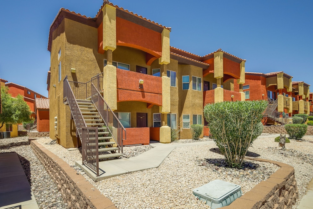 Mesquite Condo w/ Community Pool  Hot Tub! - Property Image 2