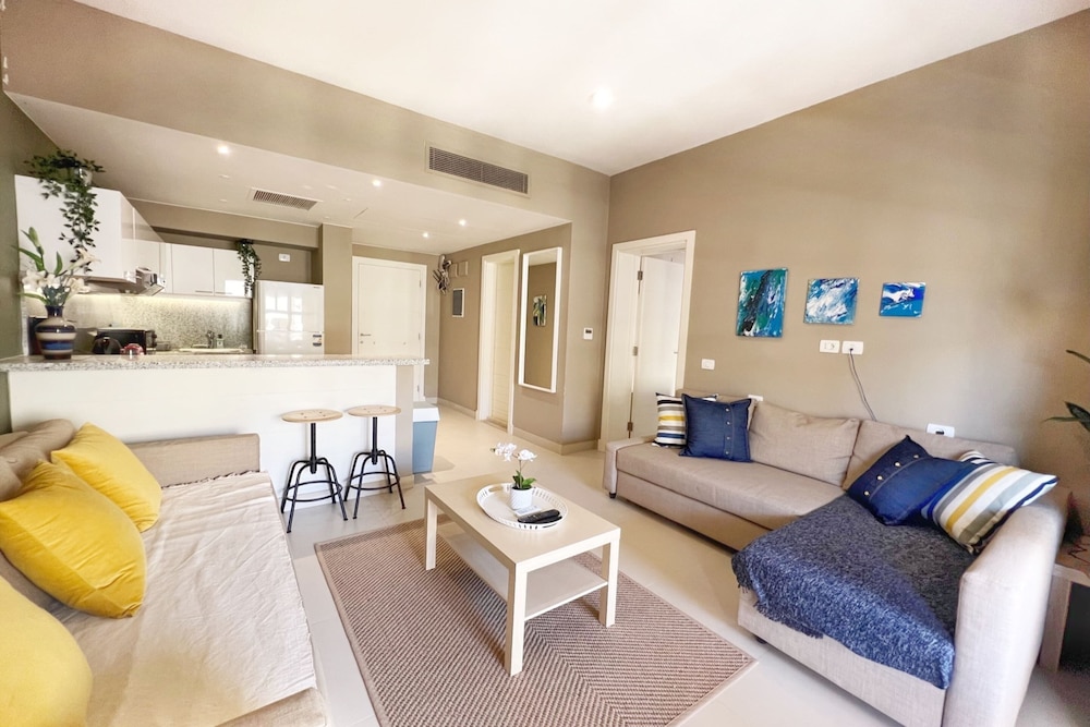 Xuru Stays I Minimal & Central 1bdr Apt. @ Abu Tig Marina