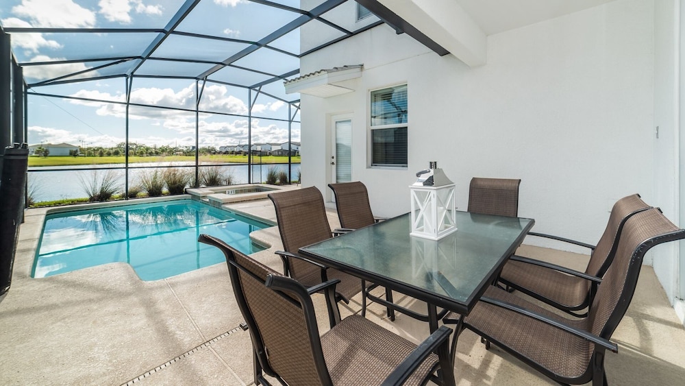 Storey Lake Resort 5 Bedroom Pool+Lake View Home 5 Home