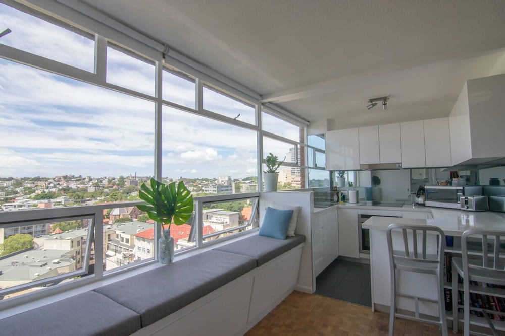 Bright 1 Bedroom Studio With Amazing City Views