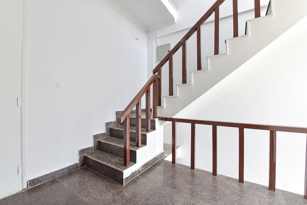 Fabhotel Aayat Home Stay