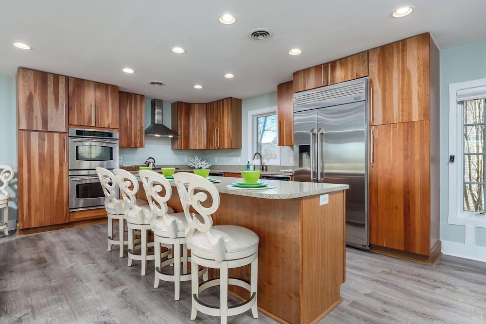 Surf Avenue 48