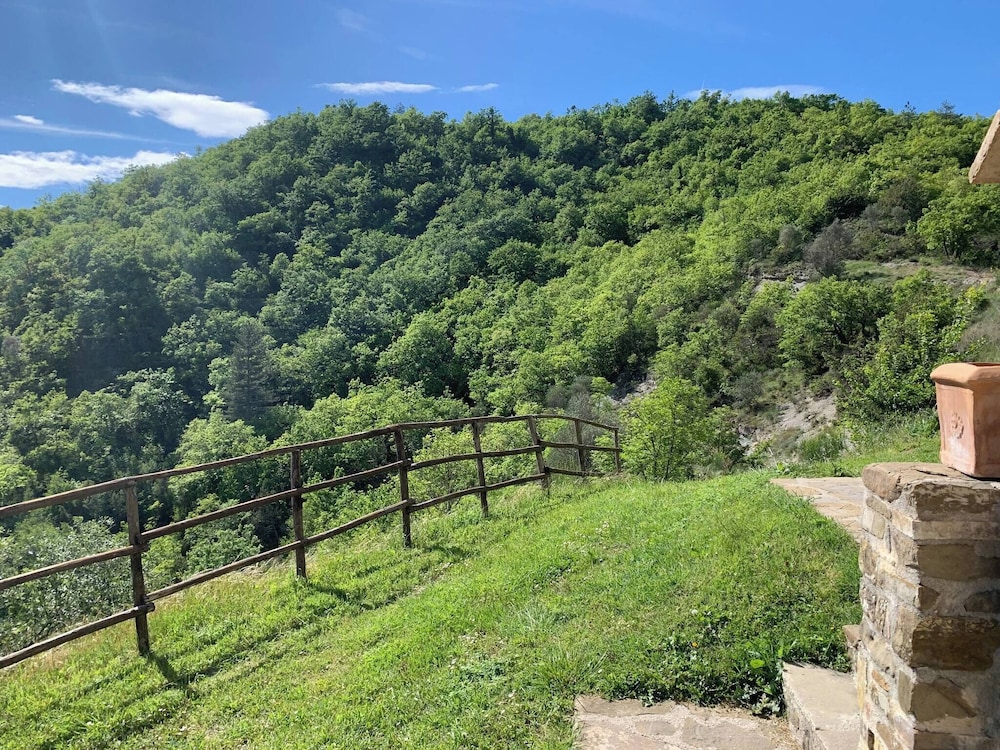 Apartment on the Hill Between Gubbio and Perugia view 2