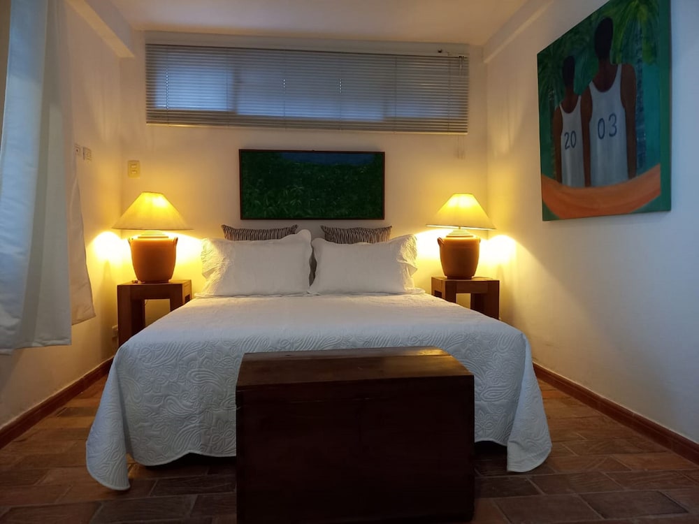 Room in Lodge - Hrc-6s Hotel Room Near the Historic Center With Pool and Breakfast