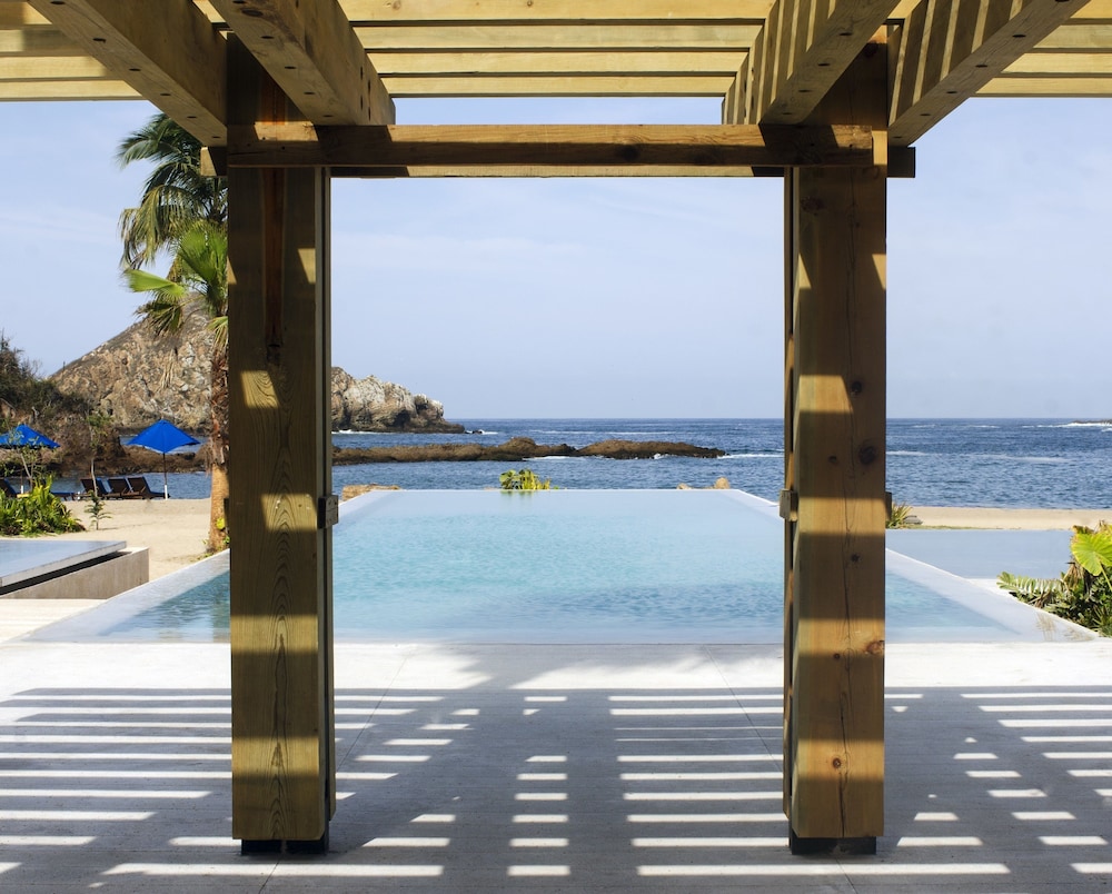 El Careyes Club & Residences