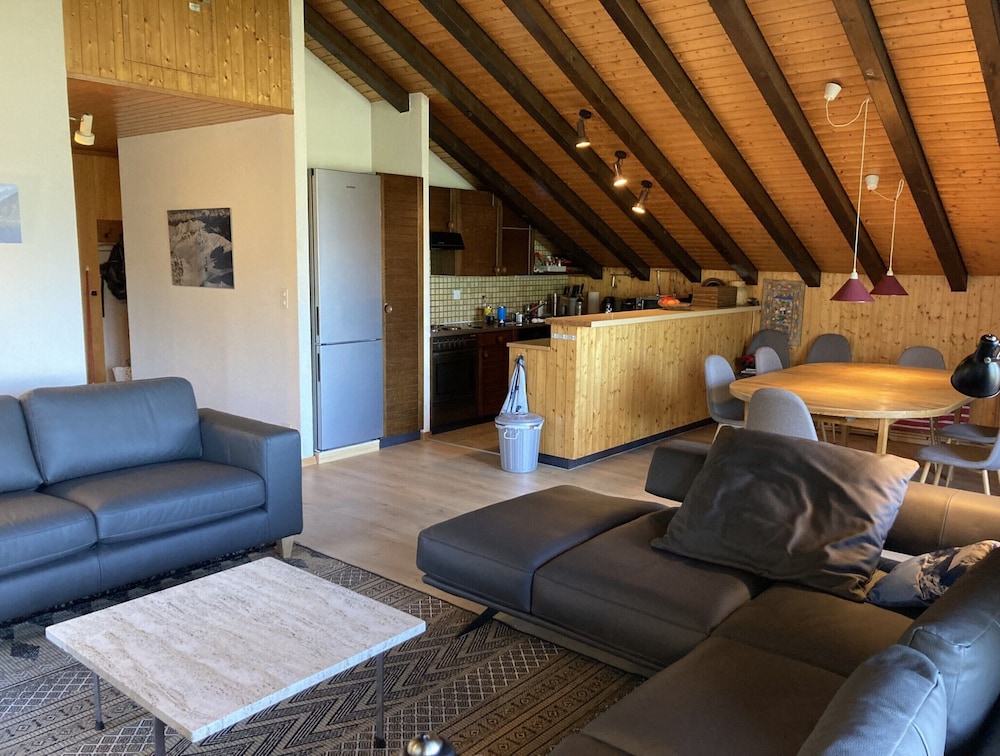 Peaceful Apartment With Amenities