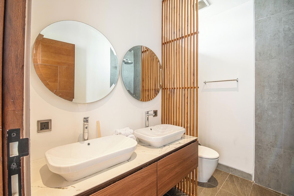 Tropical Elegance 5BR Canggu Villa Near Beach