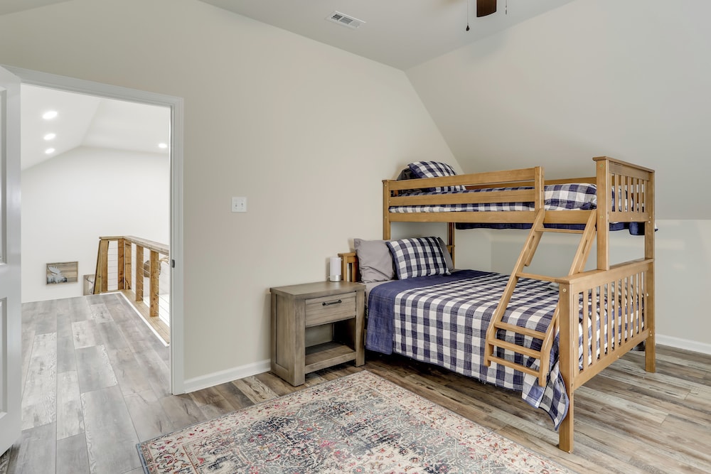 Walk to River: Newly Built Home in Heber Springs!