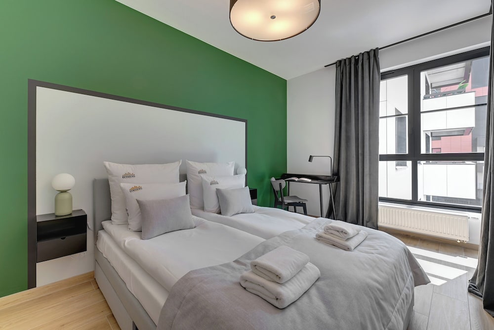 Doki Living - Foodhall & Parking by Downtown Apartments